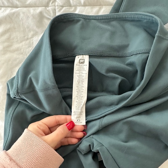Fabletics - Picture 2 of 2